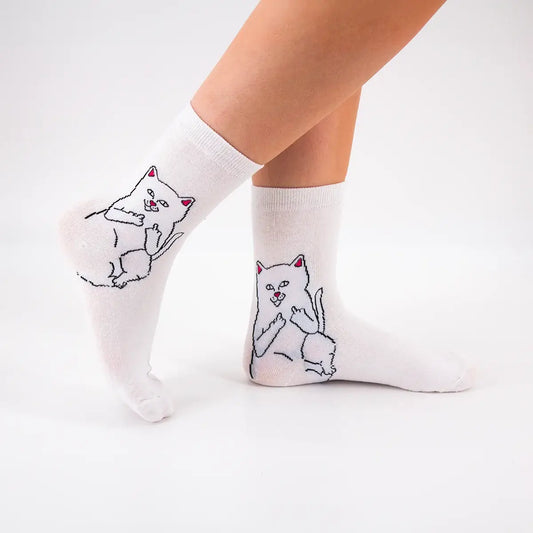 Chaussettes blanc adultes en coton avec un chat rebelle | Chaussettes douces et respirantes | Un excellent choix pour les adultes qui aiment les chats et le style rebelle |