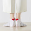 Chaussettes blanche à rayure en coton à motif cœur marine pour femme | Chaussettes douces et respirantes | Un cadeau parfait pour les femmes de tous âges | Disponibles à un prix abordable.