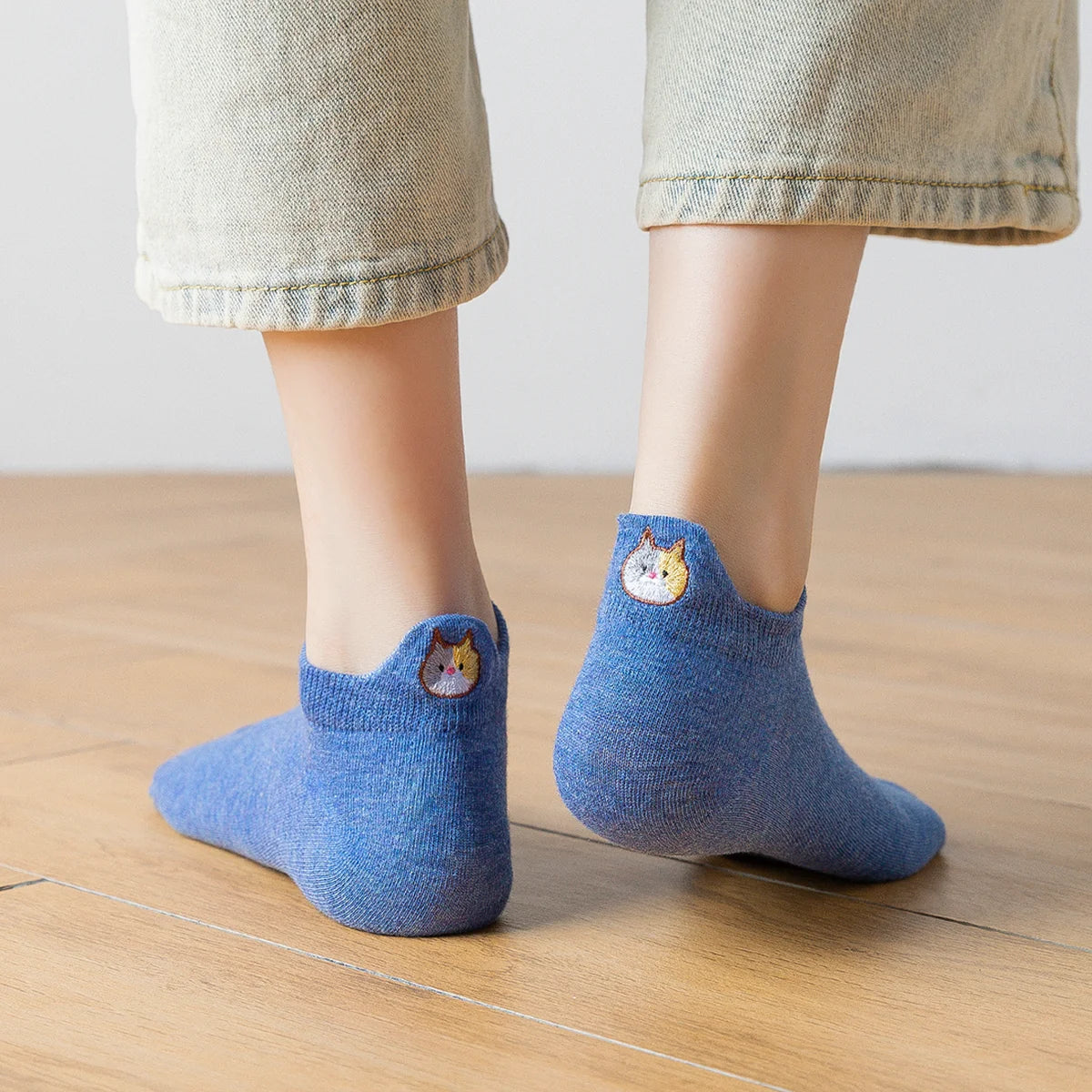 Chaussettes bleu en coton à languette chat pour femme | Chaussettes confortables et élégantes | Idéales pour le quotidien ou les occasions spéciales | Disponibles en plusieurs couleurs et tailles