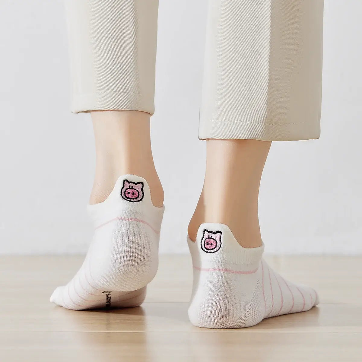 Chaussettes rayure en coton à languette cochon pour femme | Chaussettes douces et respirantes | Fabriquées à partir de matériaux de haute qualité | Un cadeau parfait pour les femmes de tous âges