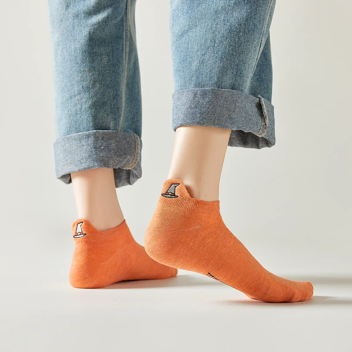 Chaussettes halloween en coton à languette chapeau pour femme | Chaussettes confortables et élégantes | Idéales pour le quotidien ou les occasions spéciales | Disponibles en plusieurs couleurs et tailles