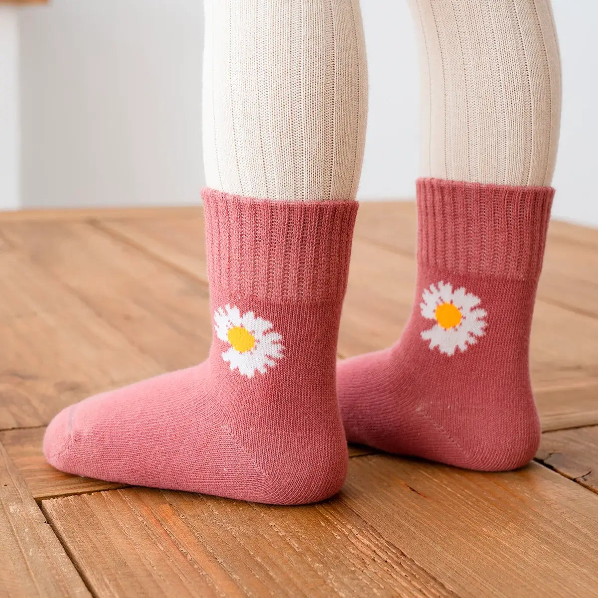 Chaussettes longues en coton à motif fleur pour enfants | Chaussettes douces et confortables | Disponibles en différentes tailles et couleurs | Un cadeau parfait pour les enfants de tous âges