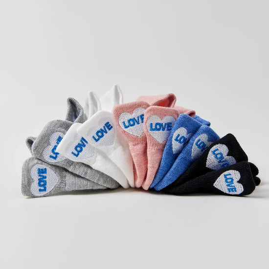 Chaussettes en coton à languette cœur love pour femme | Chaussettes douces et respirantes | Un cadeau parfait pour les femmes de tous âges | Disponibles à un prix abordable.