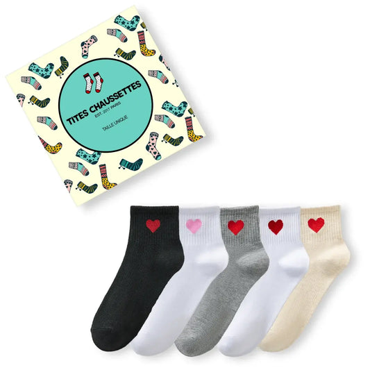 Lot chaussettes longues adultes en coton avec un cœur sur le côté | Chaussettes abordables et de haute qualité | Un excellent choix pour les adultes qui aiment les cœurs |