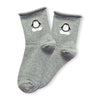 Chaussettes gris en coton avec un manchot brodée dessus | Chaussettes abordables et durables