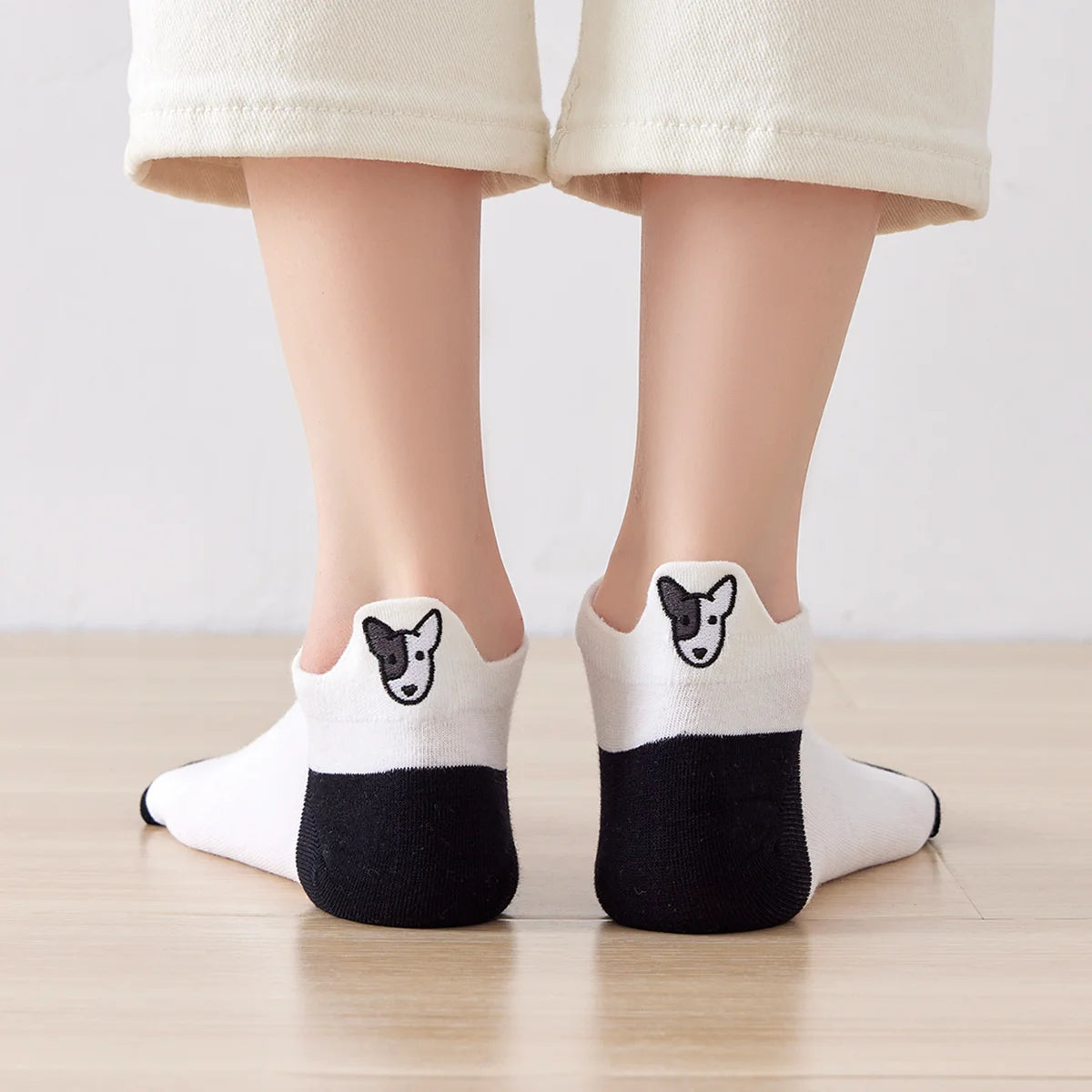 Chaussettes en coton bulterrier à languette chien pour femme | Chaussettes confortables et élégantes | Idéales pour le quotidien ou les occasions spéciales | Disponibles en plusieurs couleurs 