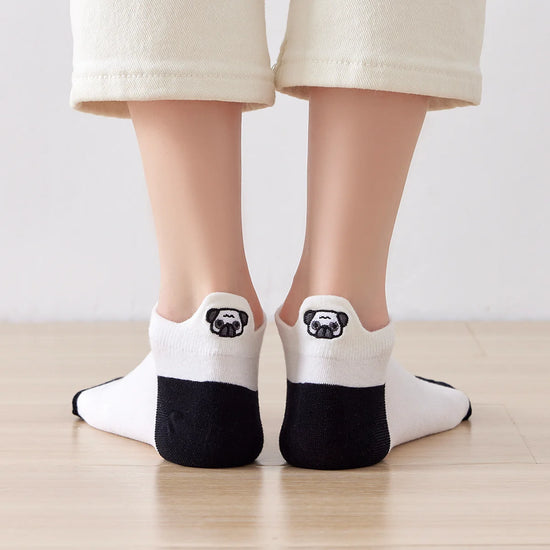 Chaussettes en coton pug à languette chien pour femme | Chaussettes confortables et élégantes | Idéales pour le quotidien ou les occasions spéciales | Disponibles en plusieurs couleurs 