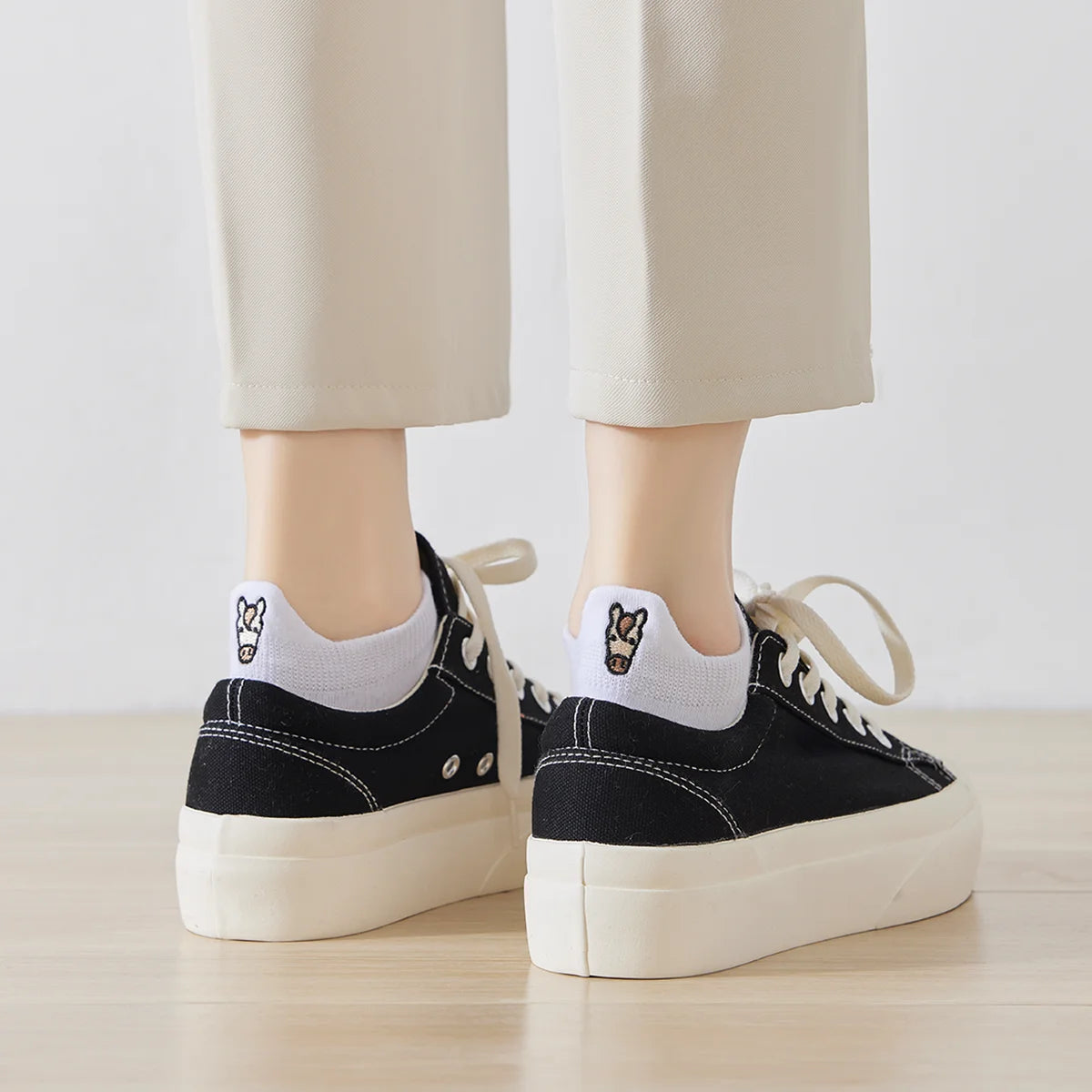 Chaussettes en coton à languette cheval pour femme | Chaussettes confortables et élégantes | Idéales pour le quotidien ou les occasions spéciales | Disponibles en plusieurs couleurs et tailles