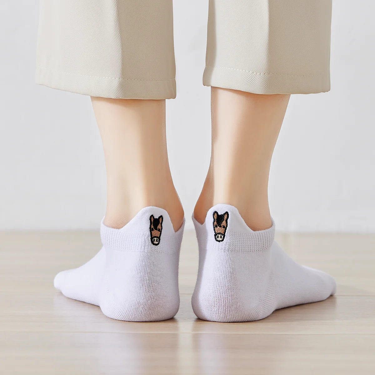 Chaussettes en coton à languette cheval pour femme | Chaussettes confortables et élégantes | Idéales pour le quotidien ou les occasions spéciales | Disponibles en plusieurs couleurs et tailles