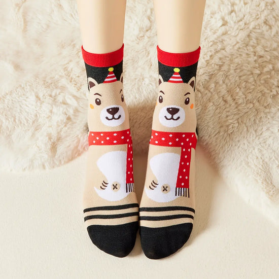 Chaussettes de Noël motif ours avec écharpe coloris noir beige et rouge 