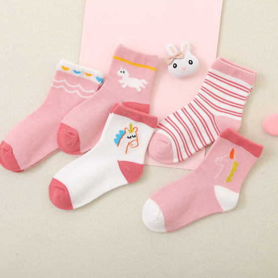 Lot de 5 chaussettes montantes, fond rose ou blanc, motifs variés : rayures, licornes, coeurs. Pour bébé et enfant (du 12 mois au 12 ans).