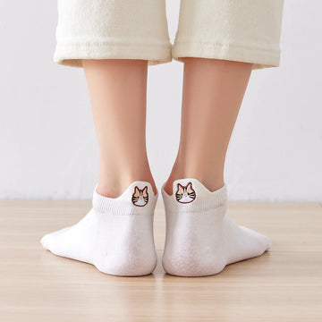 Chaussettes blanches en coton à languette chat pour femme | Chaussettes confortables et élégantes | Idéales pour le quotidien ou les occasions spéciales | Disponibles en plusieurs couleurs et tailles