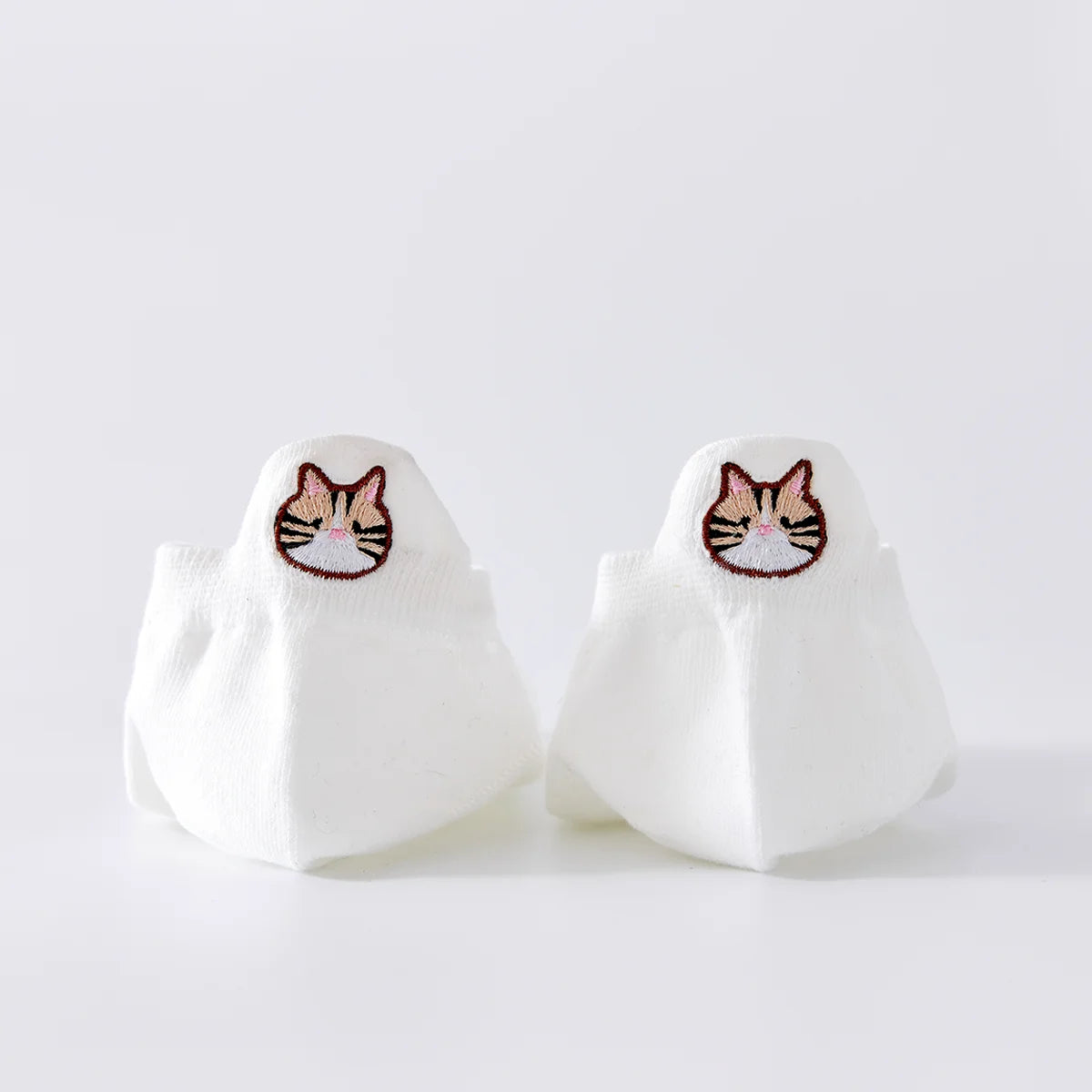 Chaussettes blanches en coton à languette chat pour femme | Chaussettes confortables et élégantes | Idéales pour le quotidien ou les occasions spéciales | Disponibles en plusieurs couleurs et tailles