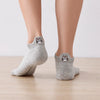 Chaussettes grises en coton à languette chat pour femme | Chaussettes confortables et élégantes | Idéales pour le quotidien ou les occasions spéciales | Disponibles en plusieurs couleurs et tailles