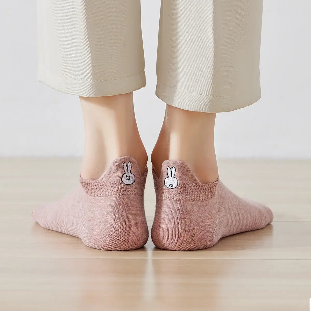 Chaussettes rose en coton à languette lapin pour femme | Chaussettes confortables et élégantes | Idéales pour le quotidien ou les occasions spéciales | Disponibles en plusieurs couleurs