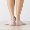 Chaussettes languette, motif couronne brodé au fil doré sur la languette, disponible en noir, rose, bleu, beige et blanc