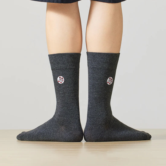 Coffret 4 paires de chaussettes longues mixtes en coton doux. Deux tailles, 5 coloris intemporels. Confort, qualité et style TitesChaussettes.