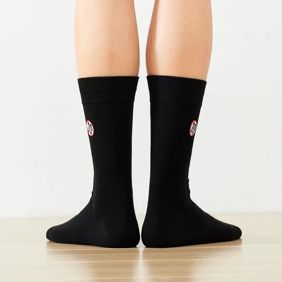 Coffret 4 paires de chaussettes longues mixtes en coton doux. Deux tailles, 5 coloris intemporels. Confort, qualité et style TitesChaussettes.