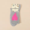 Chaussettes cœur oversize femme à l’unité en vert, gris ou marron. Douces et stretch, taille unique 35-41, pour un look original, confortable et très chic.