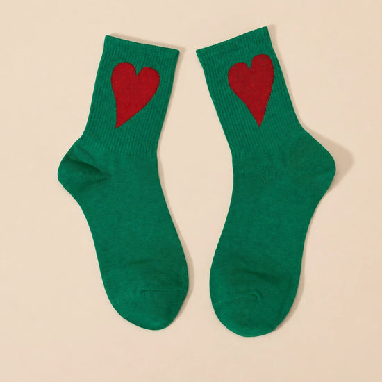 Chaussettes cœur oversize femme à l’unité en vert, gris ou marron. Douces et stretch, taille unique 35-41, pour un look original, confortable et très chic.