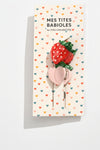 Lot de 2 pinces motifs fruits, taille environ 3 cm. Accessoires cheveux légers et pratiques, idéals pour maintenir une mèche au quotidien.