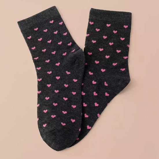 Lot de 3 chaussettes montantes femme, fond beige lurex ou gris chiné, motif coeur et léopard. 