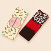 Lot de 3 chaussettes hautes femme motif vache & feston : un trio tendance avec 1 paire fantaisie et 2 paires unies rouge et marron. Taille unique 35-41.
