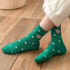 Lot de 4 chaussettes de noël, personnages de noël (père noël, cerf, bonhomme de neige, ourson), motif petits coeurs, finition feston