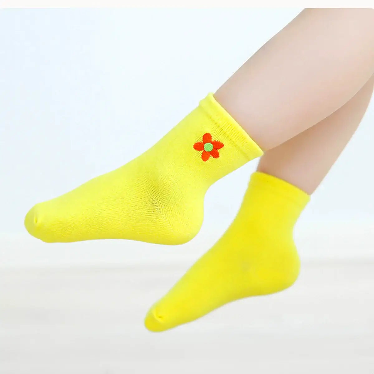 Chaussettes longues en coton à motif fleur pour enfants | Chaussettes douces et confortables | Disponibles en différentes tailles et couleurs | Un cadeau parfait pour les enfants de tous âges