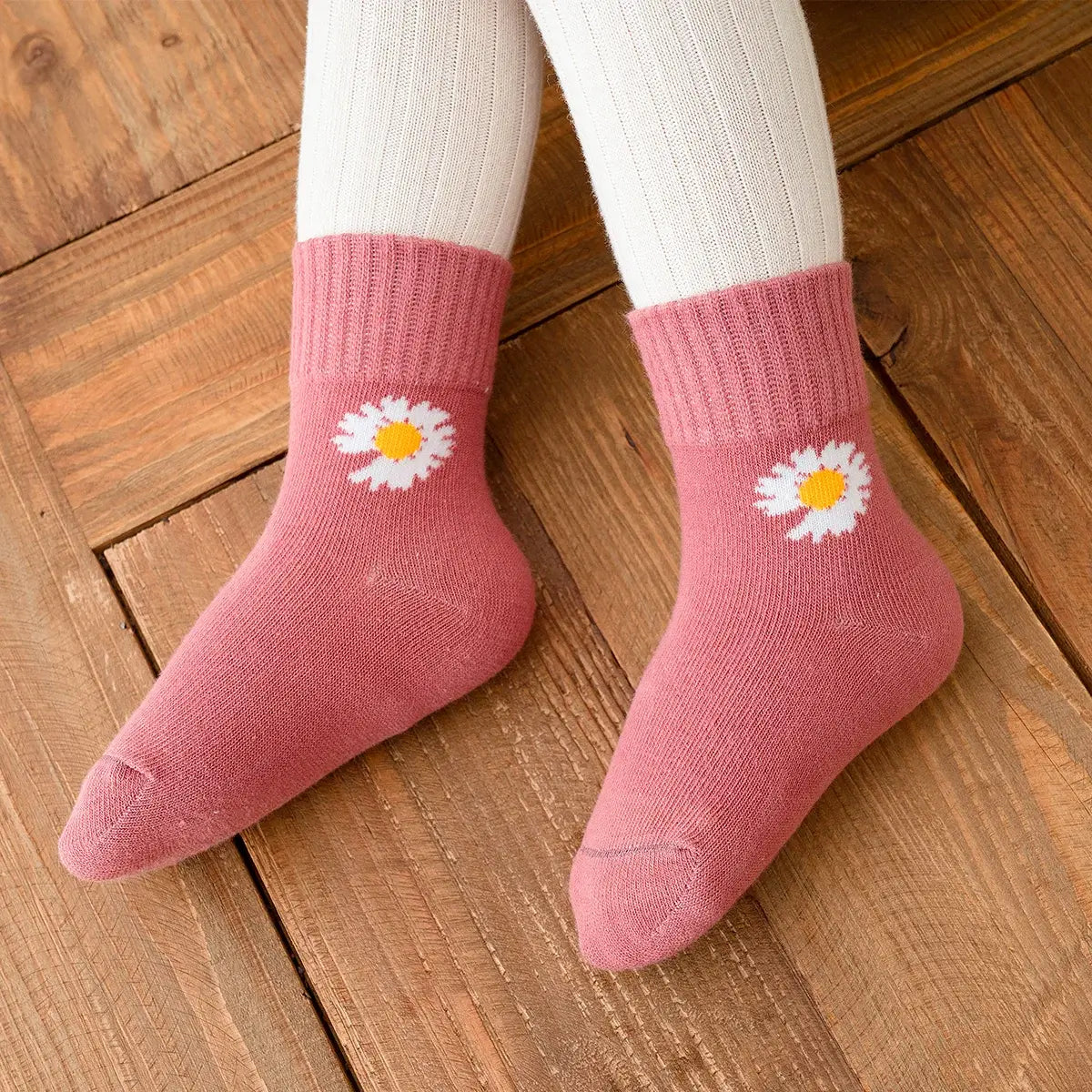Chaussettes longues en coton à motif fleur pour enfants | Chaussettes douces et confortables | Disponibles en différentes tailles et couleurs | Un cadeau parfait pour les enfants de tous âges