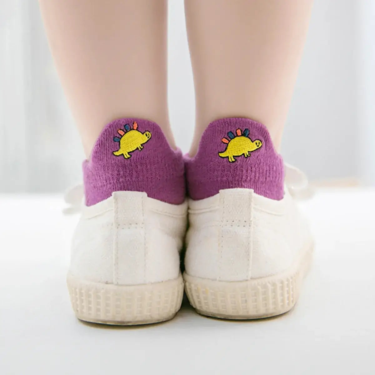 Chaussettes en coton à motif dinosaure pour enfants | Chaussettes confortables et douces | Disponibles en différentes tailles et couleurs | Un cadeau idéal pour les enfants de tous âges