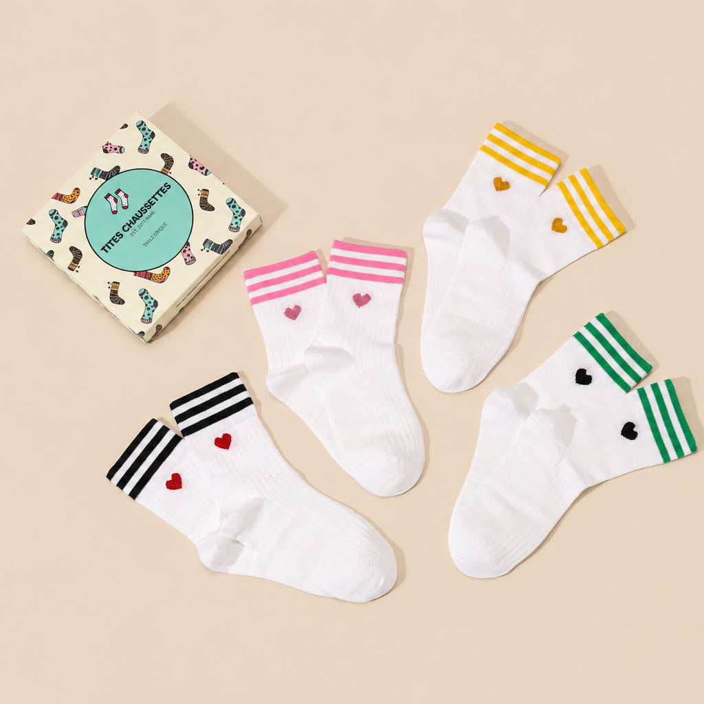 Lot de 4 chaussettes blanches femme à rayures et cœur. Quatre coloris, matière douce et stretch, taille unique 35-41, pour un style sportif et coloré