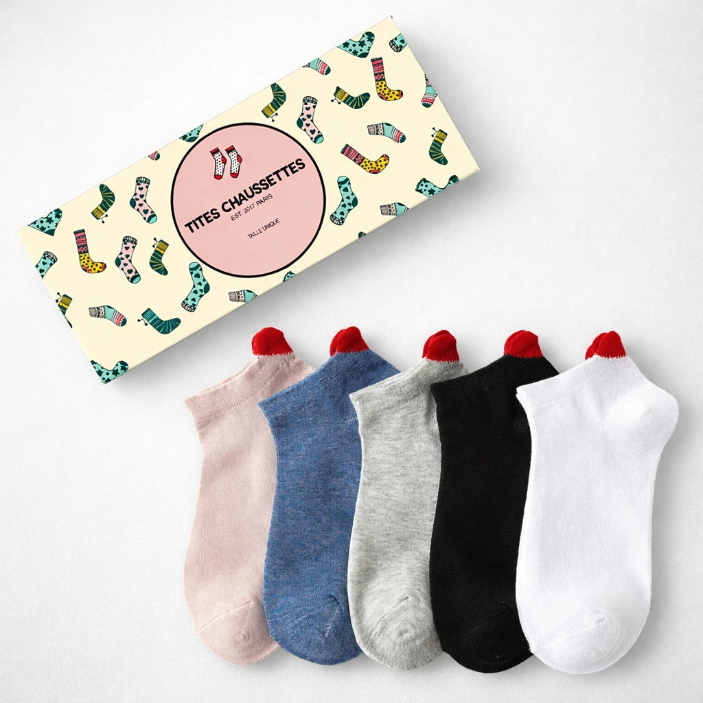 Lot de 5 socquettes unies avec languette cœur brodé.