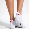 Lot de 3 chaussettes amour brodées (bouche, message, oiseaux), fond blanc, confortables et douces. Taille 35-41. Une idée cadeau pleine de tendresse.
