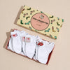 Lot de 3 chaussettes amour brodées (bouche, message, oiseaux), fond blanc, confortables et douces. Taille 35-41. Une idée cadeau pleine de tendresse.