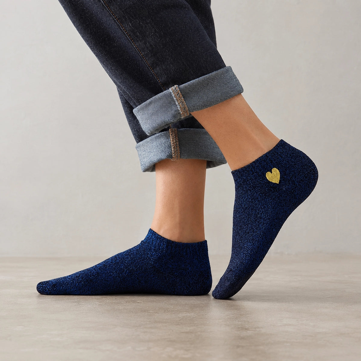 Chaussettes lurex à paillette à motif coeur doré pour femmes | Chaussettes douces et confortables | Fabriquées à partir de matériaux de haute qualité | Un cadeau parfait pour les femmes de tous âges