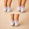 Lot de 3 chaussettes languette Octobre Rose. 20 % des ventes reversés à Ruban Rose. Chaussettes solidaires, confortables et brodées de symboles engagés.