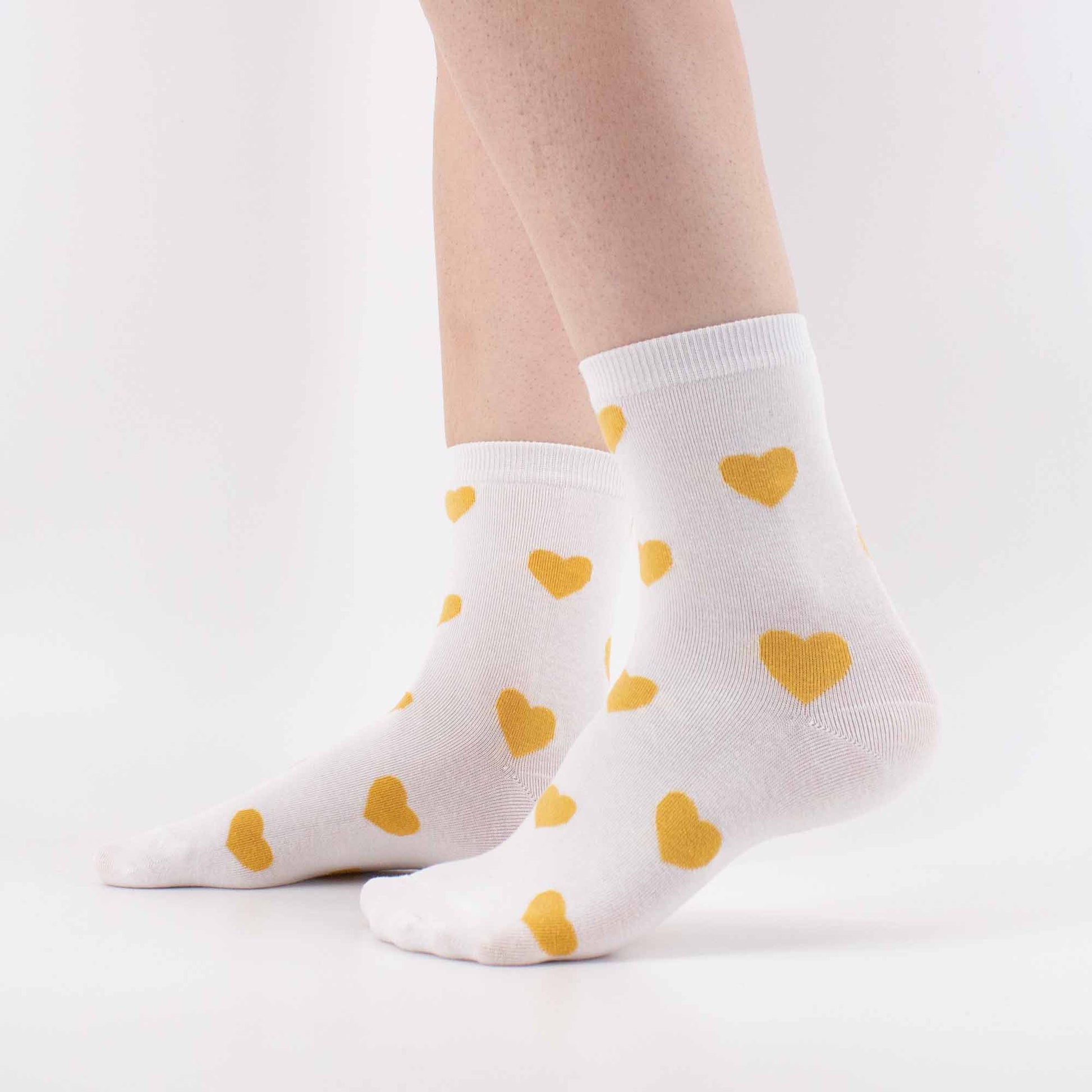 Chaussettes longues en coton à motif cœur doré pour femme | Chaussettes douces et respirantes | Un cadeau parfait pour les femmes de tous âges | Disponibles à un prix abordable.